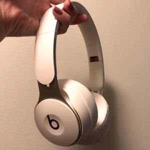 Beats Solo Pro Wireless 🎧